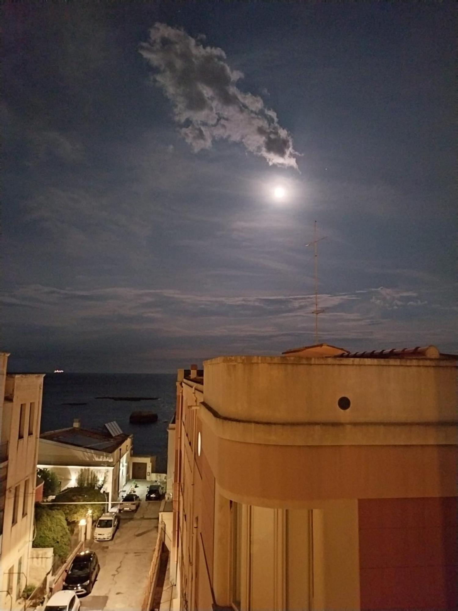 Sea View Apartment Siraküza Dış mekan fotoğraf